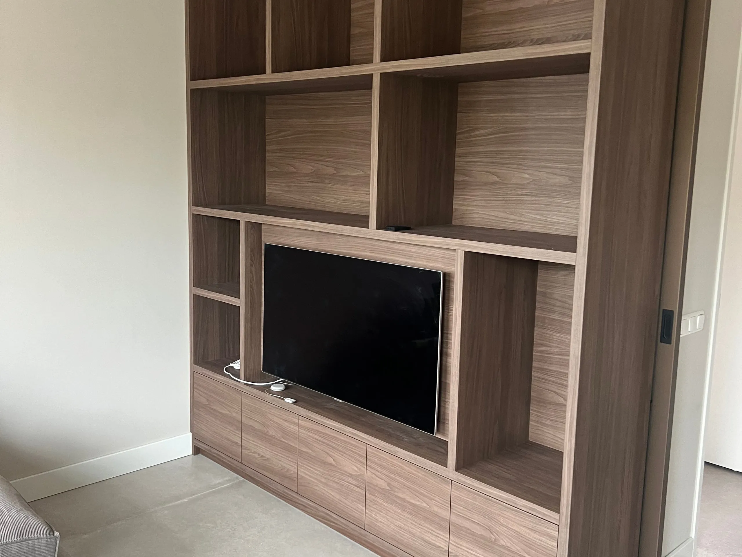 Tv- & wandmeubels, maatwerk door Brands Interieurbouw